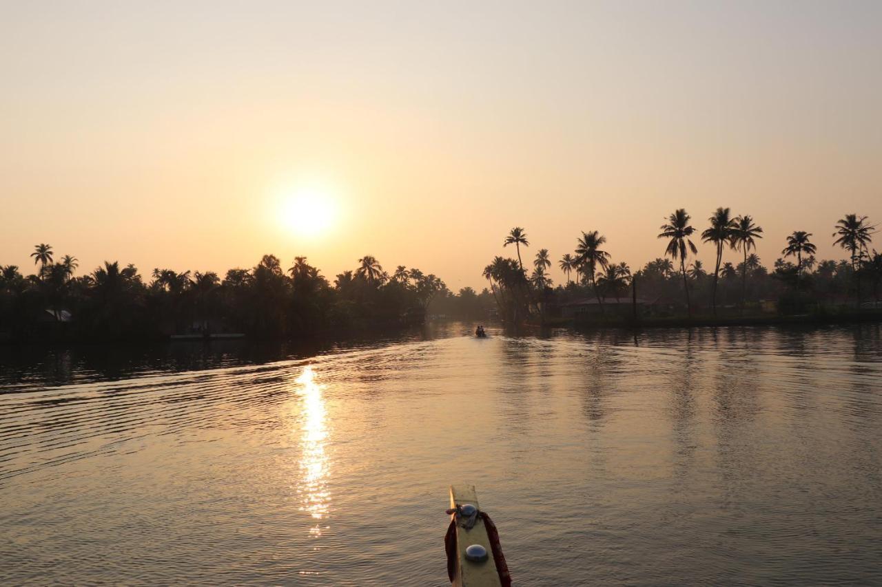 Alappuzha Sreekrishna Houseboat C/O Sreekrishna Ayurveda Panchakarma Centre酒店 外观 照片