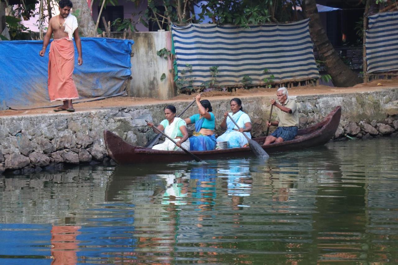 Alappuzha Sreekrishna Houseboat C/O Sreekrishna Ayurveda Panchakarma Centre酒店 外观 照片