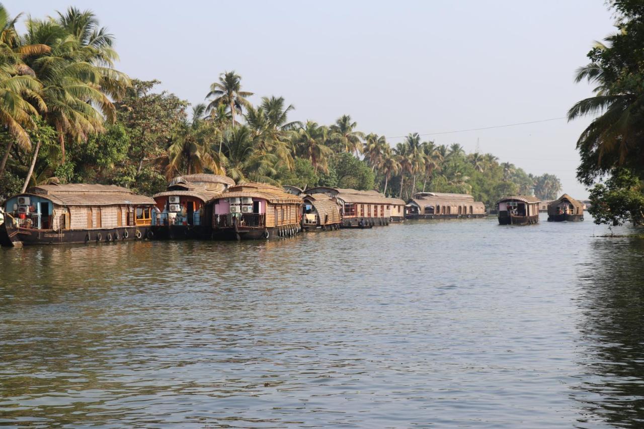 Alappuzha Sreekrishna Houseboat C/O Sreekrishna Ayurveda Panchakarma Centre酒店 外观 照片