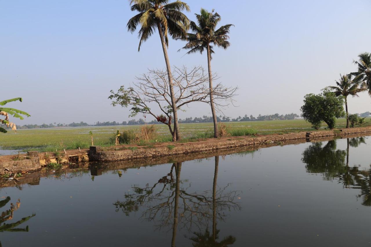 Alappuzha Sreekrishna Houseboat C/O Sreekrishna Ayurveda Panchakarma Centre酒店 外观 照片