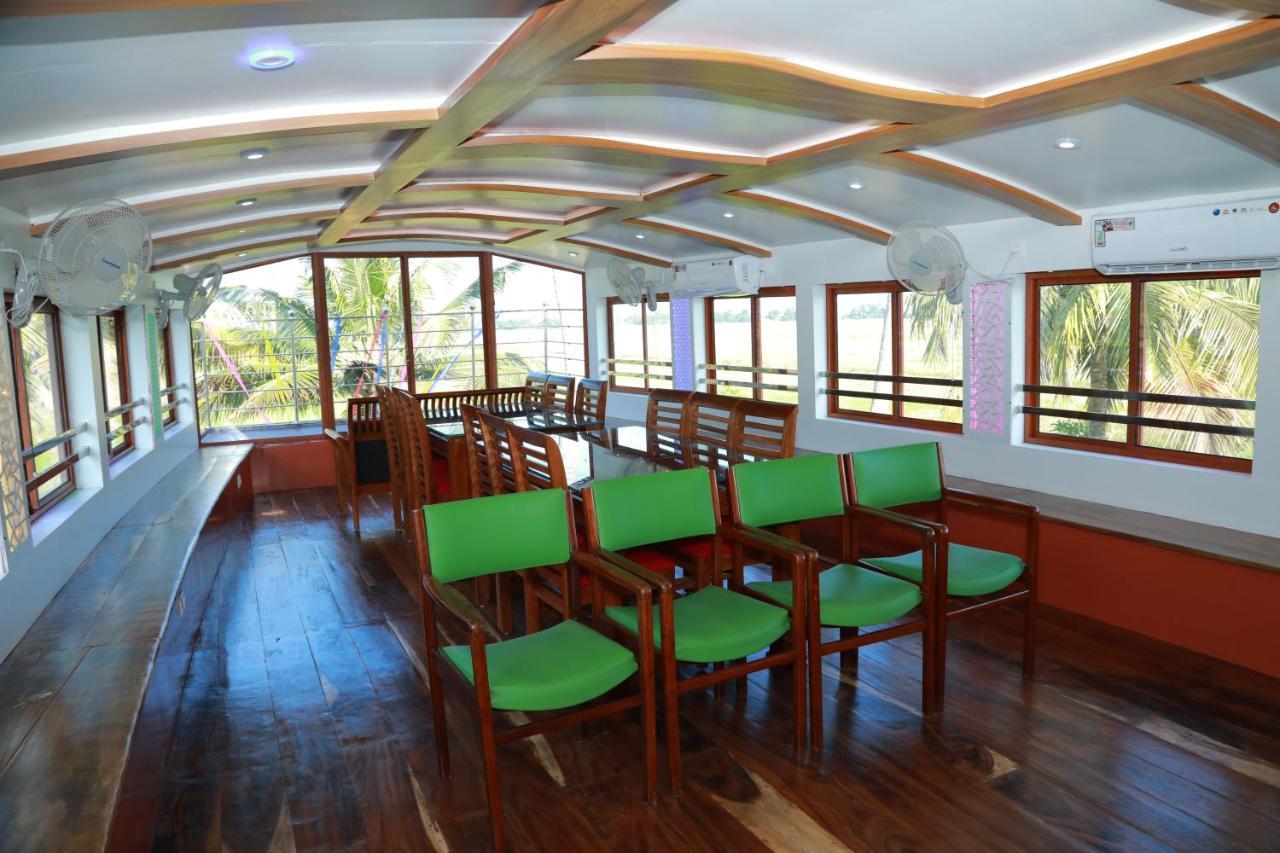 Alappuzha Sreekrishna Houseboat C/O Sreekrishna Ayurveda Panchakarma Centre酒店 外观 照片