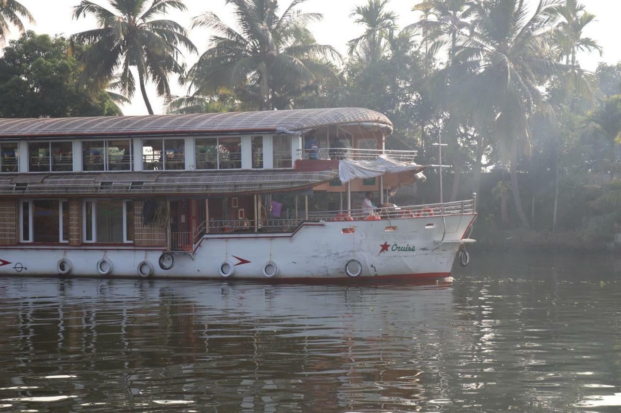 Alappuzha Sreekrishna Houseboat C/O Sreekrishna Ayurveda Panchakarma Centre酒店 外观 照片